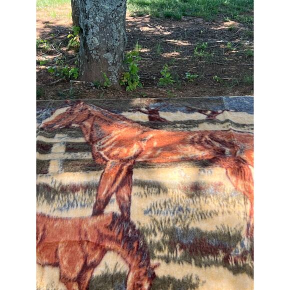 Vtg Horses Throw Blanket Furry North Star Thoroughbreds 60x80 Western Equestrian - Picture 3 of 10